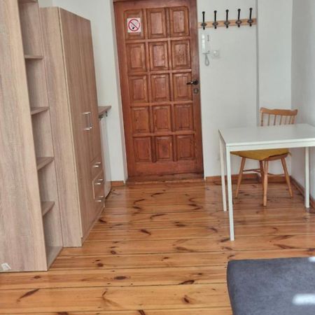 Hostel Tulip - Pokoj Jednoosobowy Nr 3 Ze Wspolna Lazienka I Kuchnia Szczecin Luaran gambar