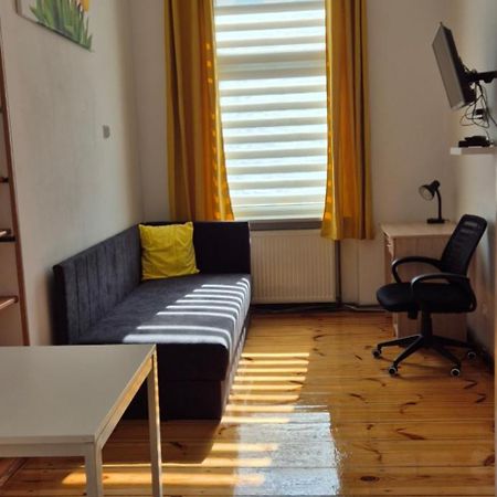 Hostel Tulip - Pokoj Jednoosobowy Nr 3 Ze Wspolna Lazienka I Kuchnia Szczecin Luaran gambar