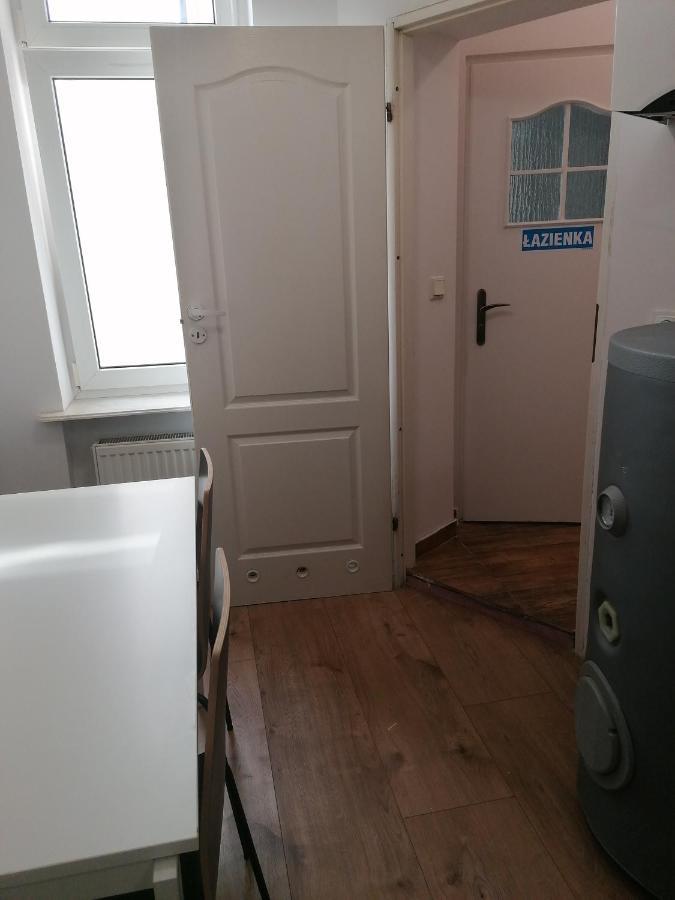Hostel Tulip - Pokoj Jednoosobowy Nr 3 Ze Wspolna Lazienka I Kuchnia Szczecin Luaran gambar