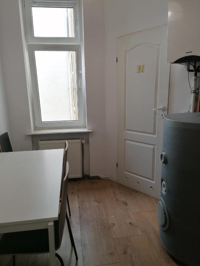 Hostel Tulip - Pokoj Jednoosobowy Nr 3 Ze Wspolna Lazienka I Kuchnia Szczecin Luaran gambar