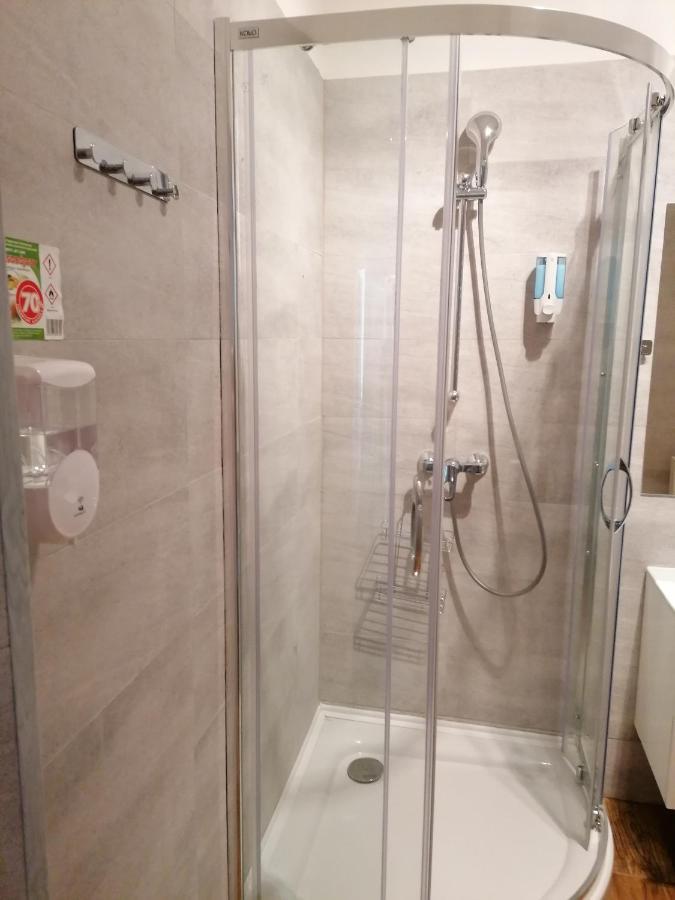 Hostel Tulip - Pokoj Jednoosobowy Nr 3 Ze Wspolna Lazienka I Kuchnia Szczecin Luaran gambar