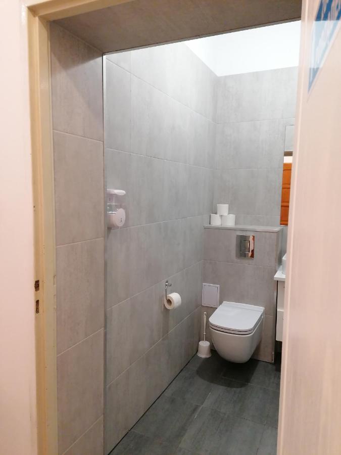 Hostel Tulip - Pokoj Jednoosobowy Nr 3 Ze Wspolna Lazienka I Kuchnia Szczecin Luaran gambar