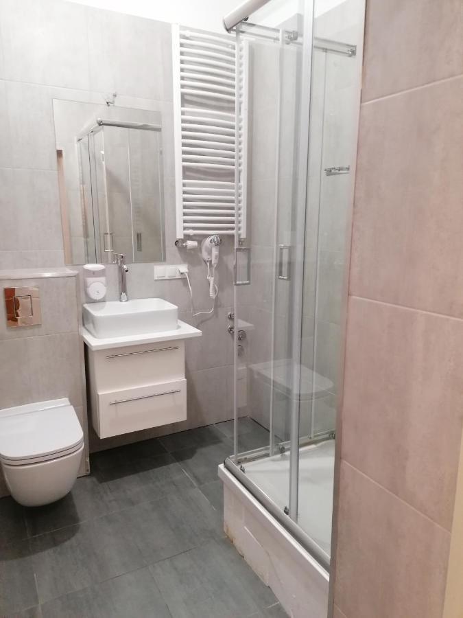 Hostel Tulip - Pokoj Jednoosobowy Nr 3 Ze Wspolna Lazienka I Kuchnia Szczecin Luaran gambar