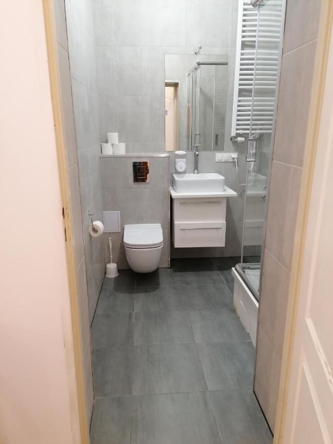 Hostel Tulip - Pokoj Jednoosobowy Nr 3 Ze Wspolna Lazienka I Kuchnia Szczecin Luaran gambar